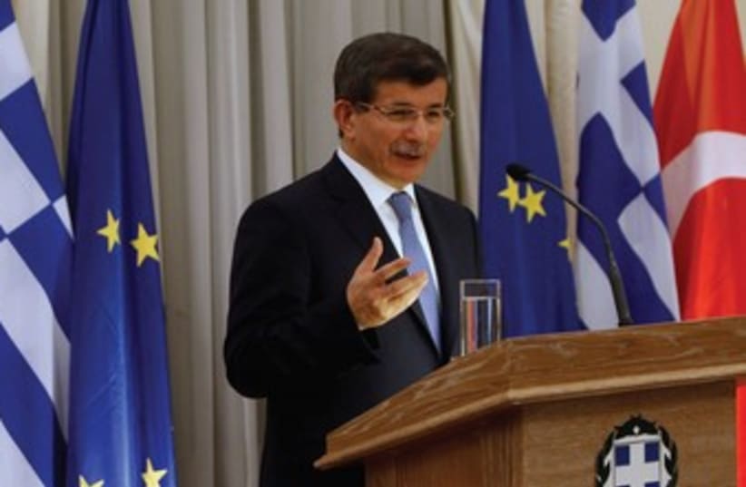 Turkish foreign minister Ahmet Davutoglu 370 (photo credit: REUTERS)