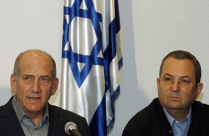 Olmert, Barak 370 (photo credit: REUTERS/Gil Cohen Magen)
