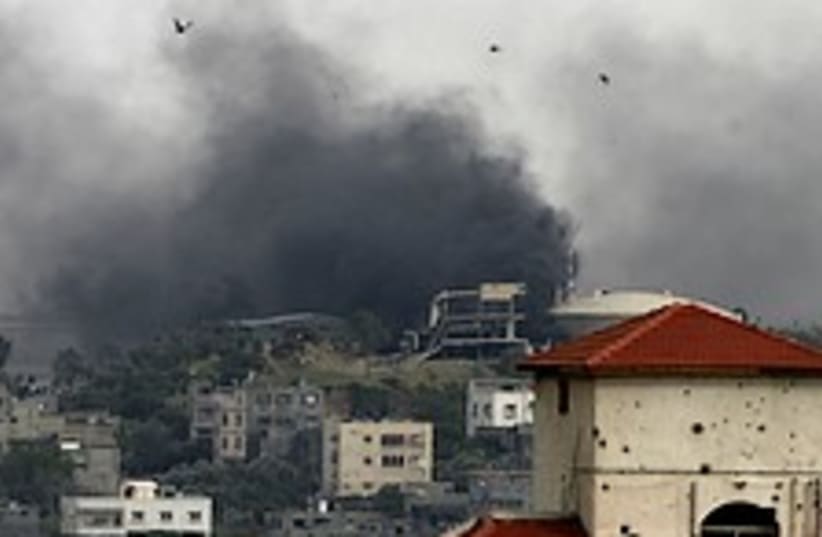 Gaza Smoke 224.88 (photo credit: AP)