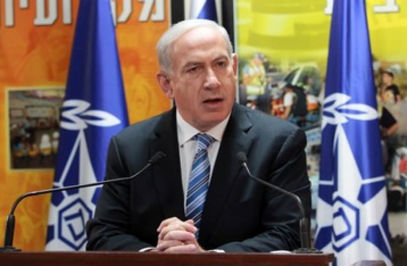 Binyamin Netanyahu at police press conference 390 (photo credit: Marc Israel Sellem/The Jerusalem Post)