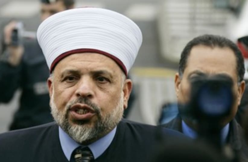 Sheikh Tayseer al-Tamimi in France 370 (R) (photo credit: REUTERS)