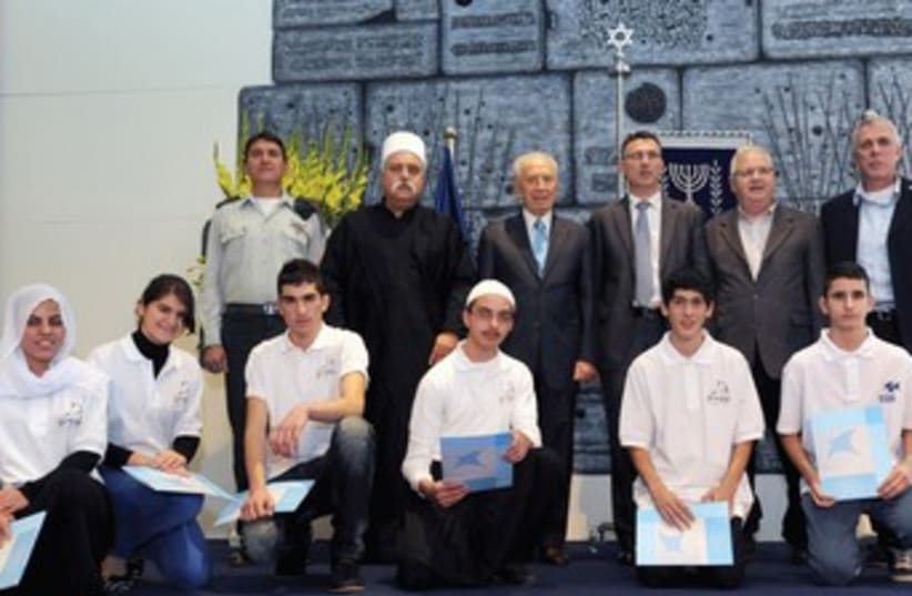 Peres launches Technion Sparks program 370 (photo credit: Mark Neiman/GPO)