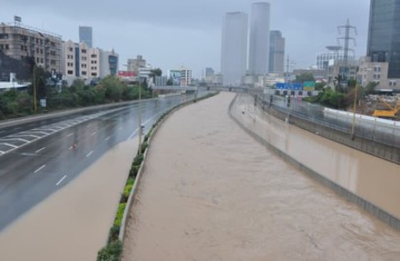 Ayalon Highway really, really flooded 390 (photo credit: Rivka Finder)