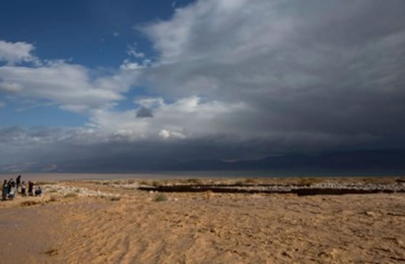 Stormy weather at the Dead Sea 390 (photo credit: Reuters/Ronen Zvulon)