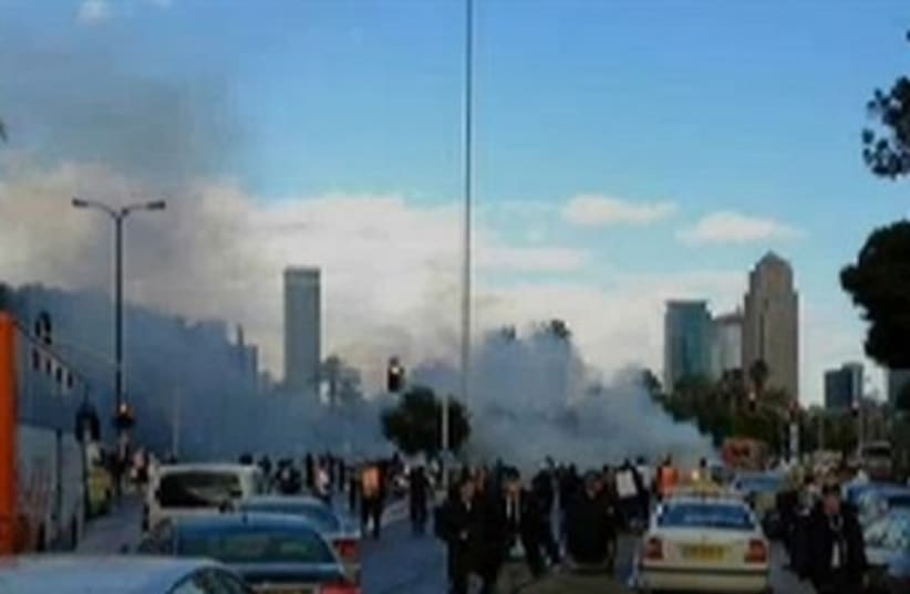 Tel Aviv explosion 370 (photo credit: Channel 10)