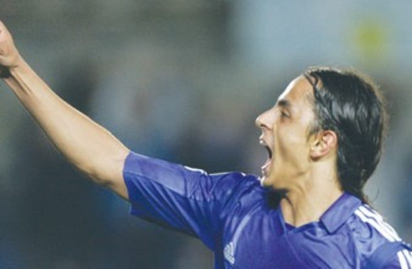 Algerian soccer player Salim Arrache 370 (photo credit: REUTERS)