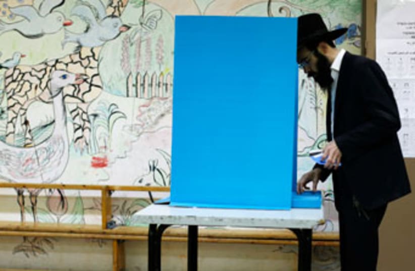 Haredi voter 370 22.1.13 (photo credit: Reuters)