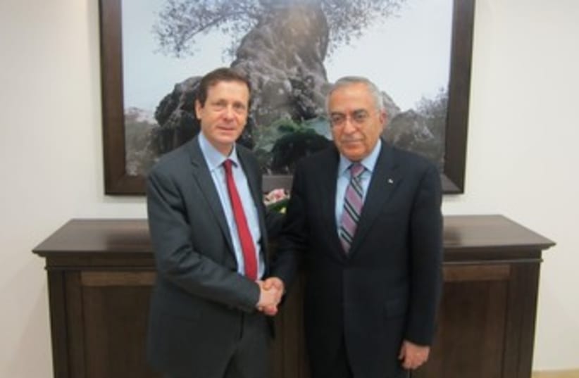 Herzog and Fayyad meet in Ramallah 370 (photo credit: Eyal Shviki)