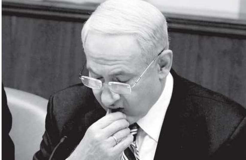 Netanyahu Reading 521 (photo credit: Marc Israel Sellem/The Jerusalem Post)