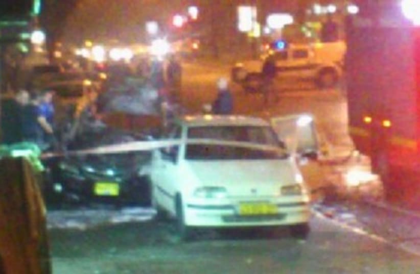 Tel Aviv car bomb 370 (photo credit: BEN HARTMAN)