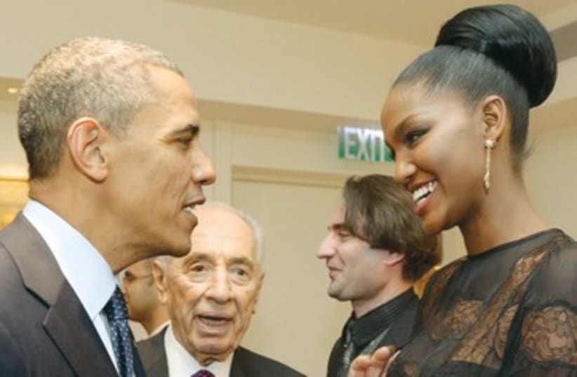 Obama meets Miss Israel 390 (photo credit: Avi Ohayon/GPO)