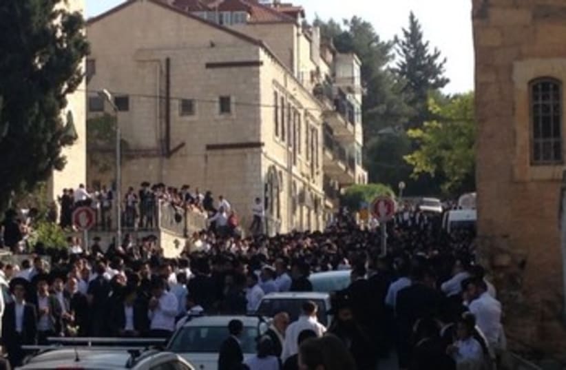 Rabbi Yaakov Yosef funeral Jerusalem 370 (photo credit: Courtesy United Hatzala Spokesperson's Office)