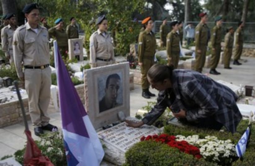 Remembrance Day for the Fallen of Israel’s Wars 370 (photo credit: REUTERS)