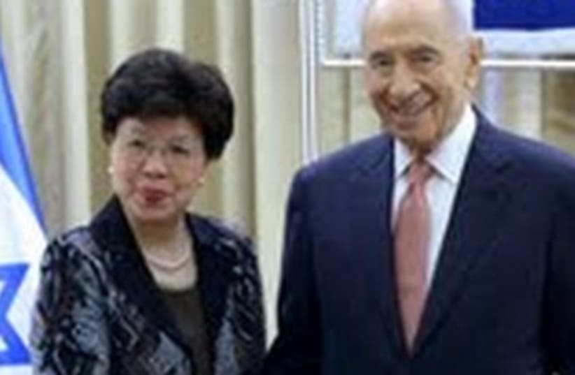 Chan and Peres370 (photo credit: Mark Neiman, GPO)