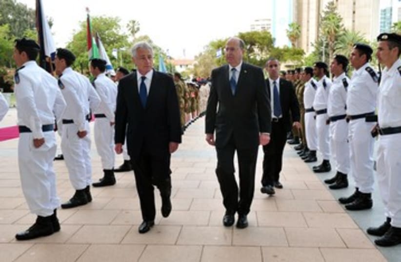 Hagel and Yaalon 390 (photo credit: Courtesy of Ministry of Defense)