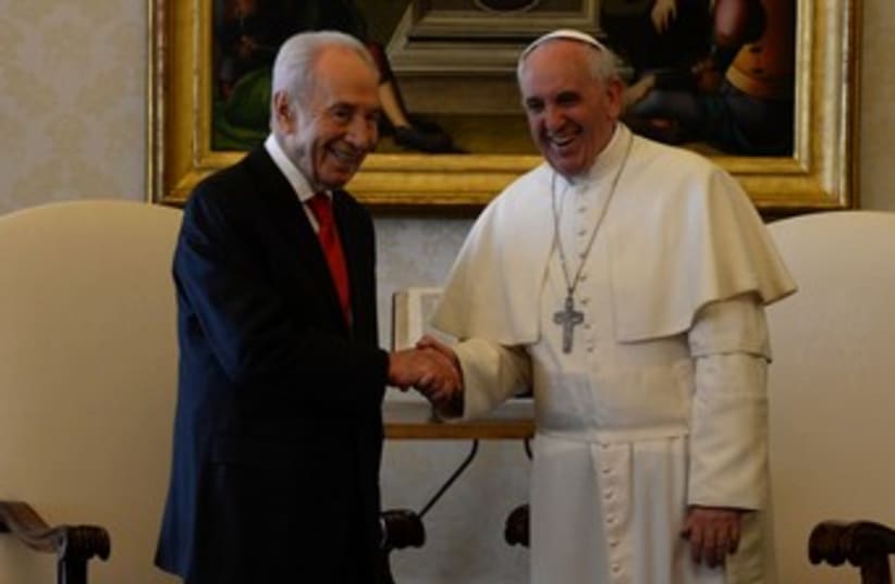 Pope and Peres 370 (photo credit: Courtesy Spokesman of the President's Residence)