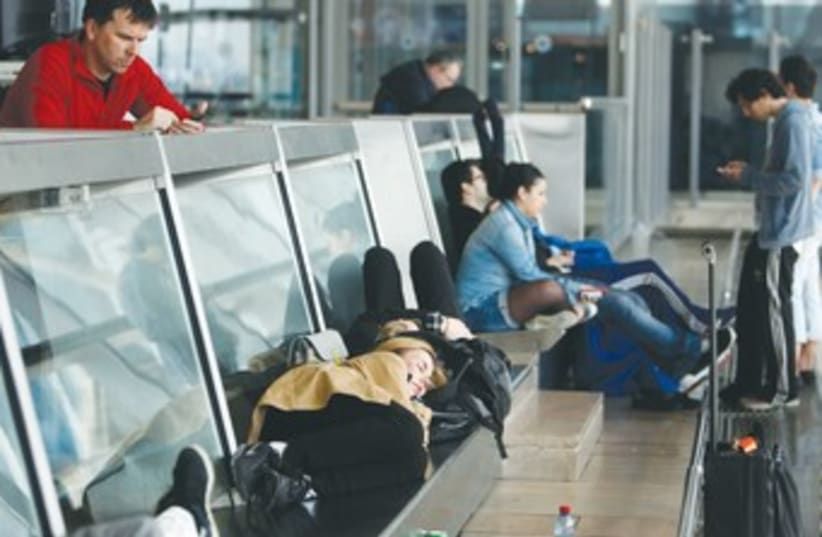 Elal passengers sleeping 370 (photo credit: NIV ELIS)