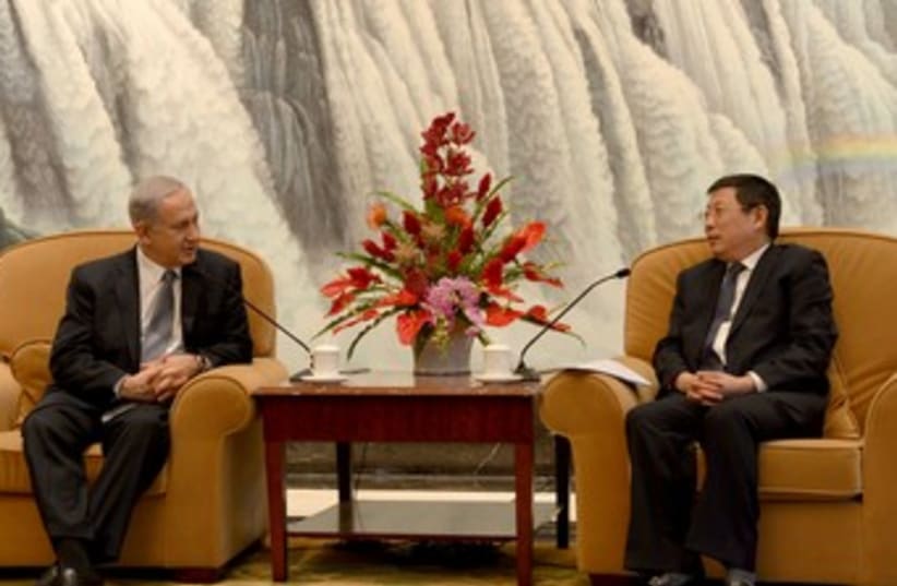 Netanyahu meets Shanghai mayor 370 (photo credit: Avi Ohayon/GPO)