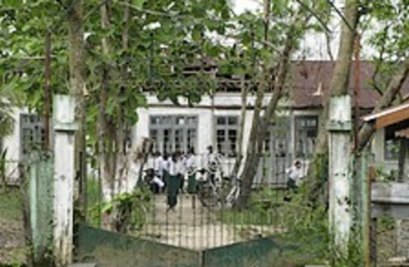 myanmar school 224.88 (photo credit: AP)