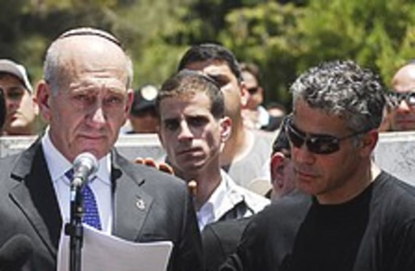 Olmert Lapid eulogy 224 (photo credit: GPO)