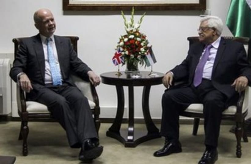 Hague and Abbas in Ramallah 370 (photo credit: REUTERS/Atef Safadi/Pool)