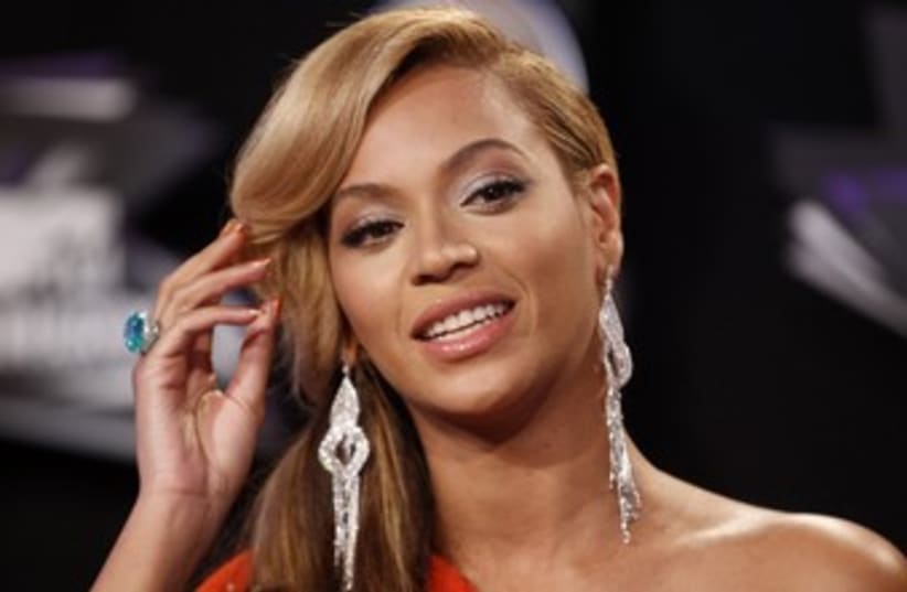 Singer Beyonce at the 2011 MTV Music Video Awards 370 (photo credit: REUTERS)