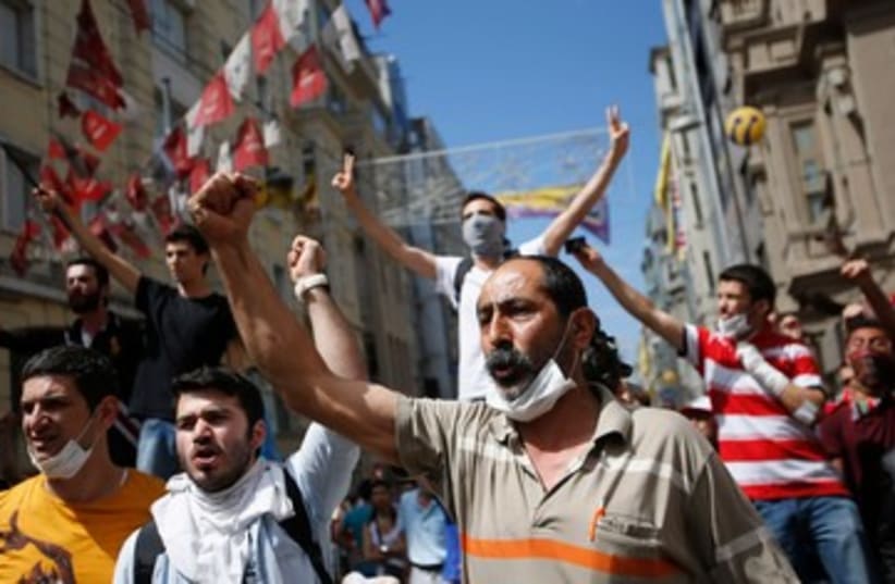 Turkish anti-government protest 390 (photo credit: REUTERS)