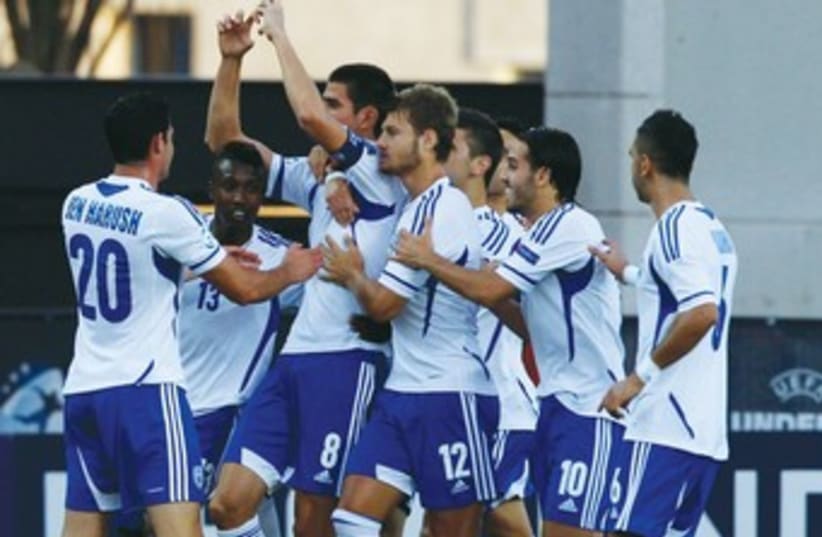 Israel u21 soccer team celebrate 370 (photo credit: (Baz Ratner/Reuters))