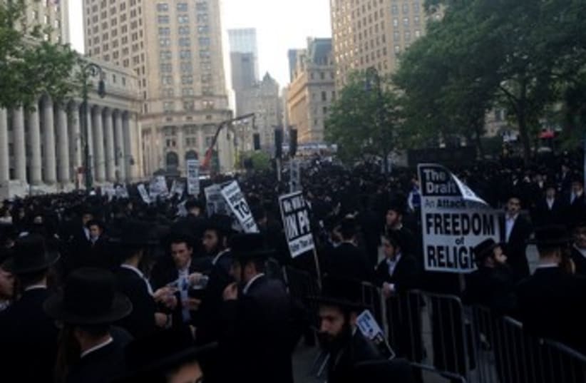 Haredi anti draft protest NYC 370 (photo credit: JTA)