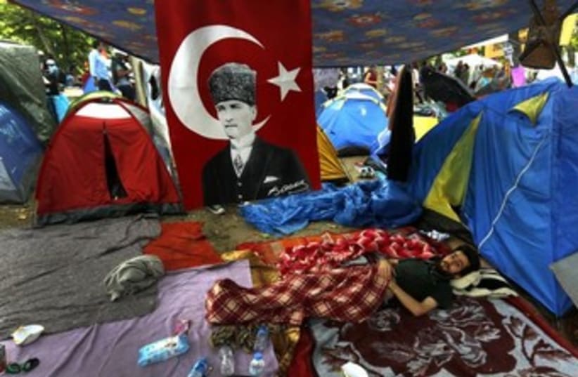 Gezi Park, Turkey - tents 370 (photo credit: REUTERS/Yannis Behrakis)