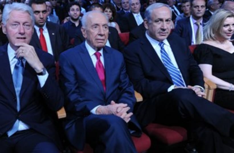 Peres, Clinton, and the Netanyahus 370 (photo credit: Pool/Maariv/ Reuven Castro)