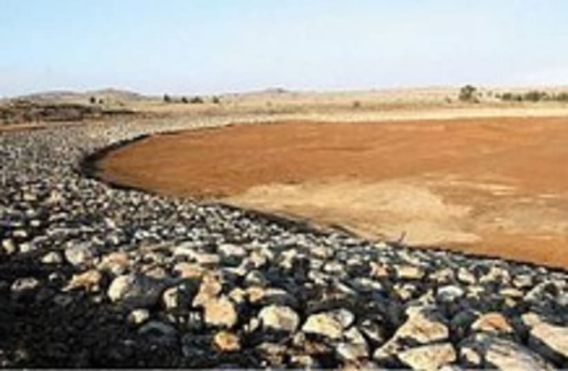 kuneitra reservoir 224 (photo credit: Ariel Jerozolimski)