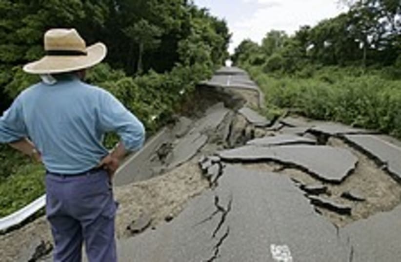 japan earthquake 224 88  (photo credit: AP)