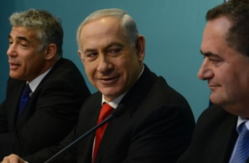 Netanyahu, Katz, Lapid announce port tenders 370 (photo credit: Koby Gideon/GPO)