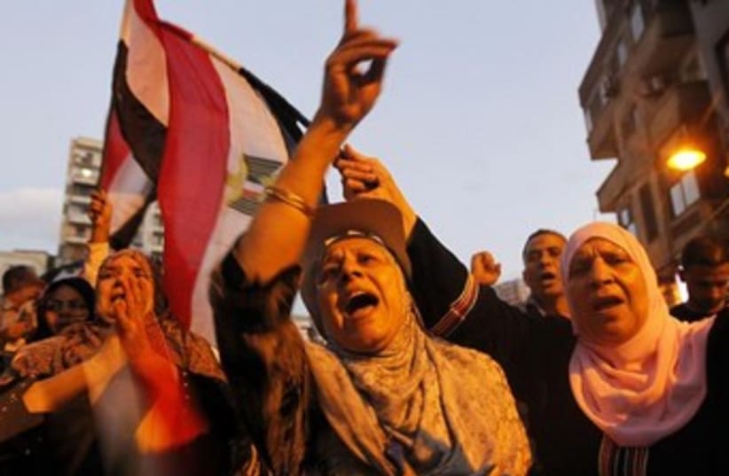 Anti-Morsi protesters in Alexandria 370 (photo credit: REUTERS/Louafi Larbi)