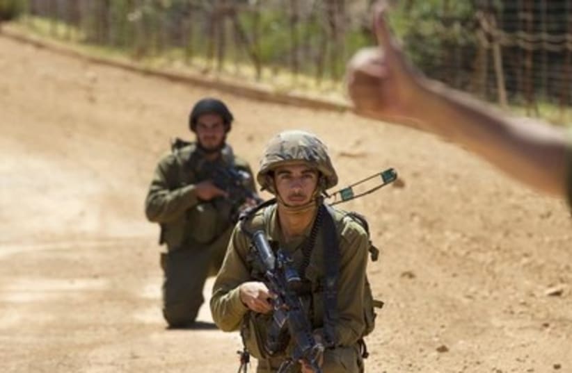 IDF soldier patrol 390 (photo credit: REUTER/Baz Ratner)