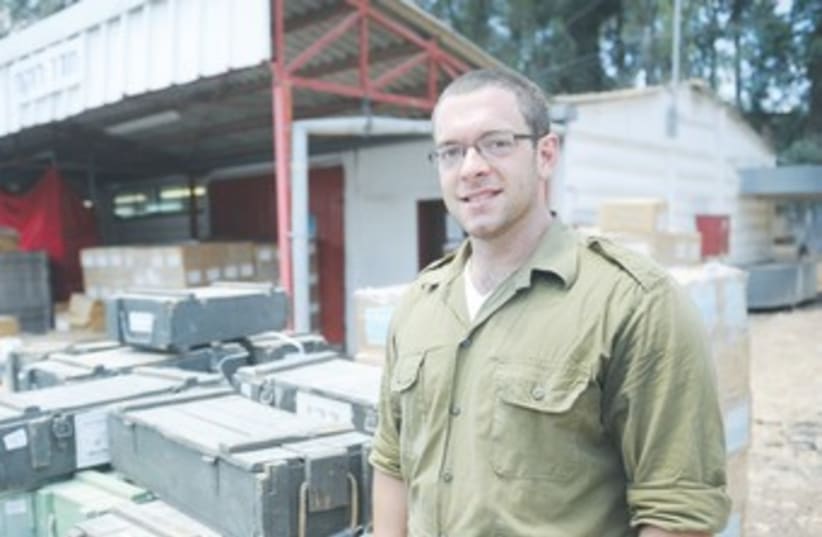 Sar-el volunteer Dan Ramano 370 (photo credit: IDF Spokesman)