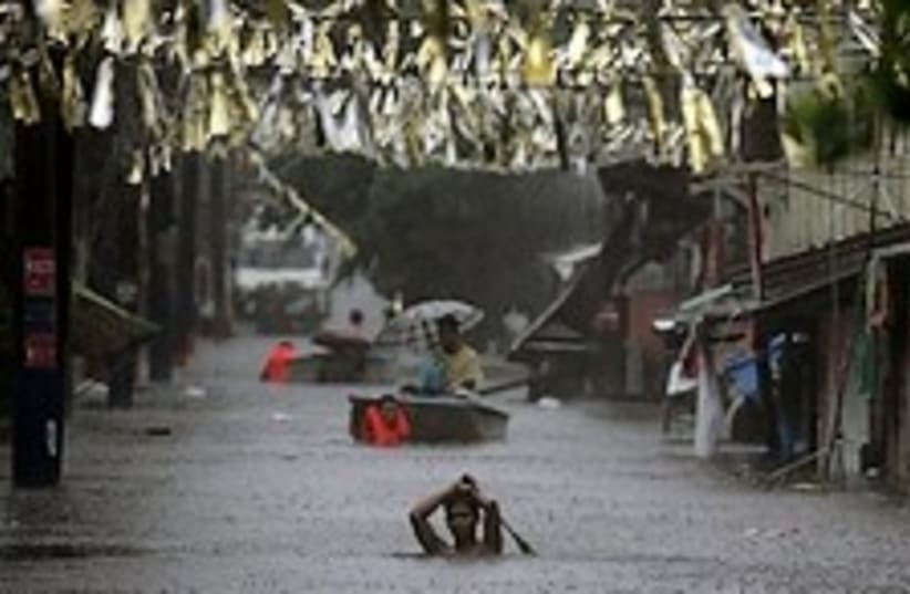 typhoon philipinnes 224 (photo credit: AP)