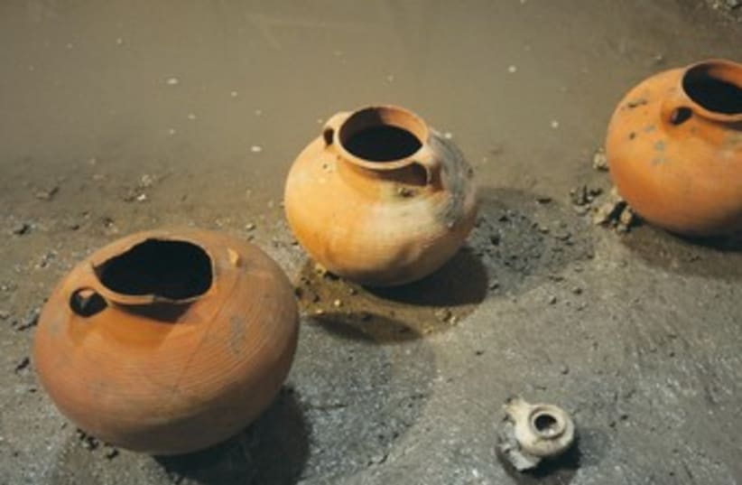 Cooking pots 370 (photo credit: Israel Antiquities Authority)