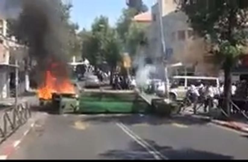 Haredi protests 370 (photo credit: Screenshot)