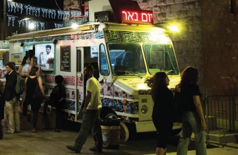 The Jerusalem Food Truck 521 (photo credit: Judith Sudilovsky)