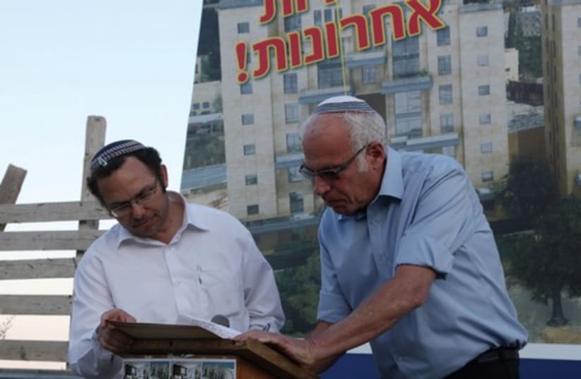 MK Nissan Smolanski and Housing Minister Uri Ariel 521 (photo credit: Marc Israel Sellem/The Jerusalem Post)