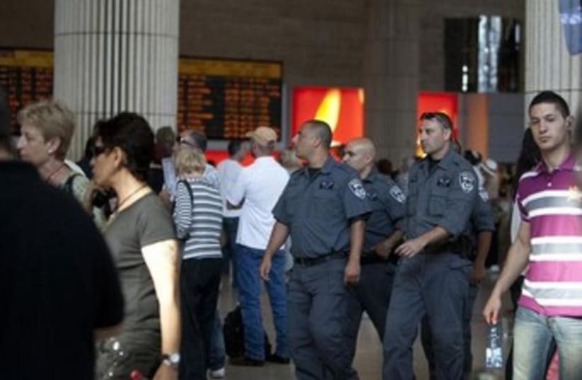 Israel Police at Ben-Gurion Airport 370 (photo credit: REUTERS)