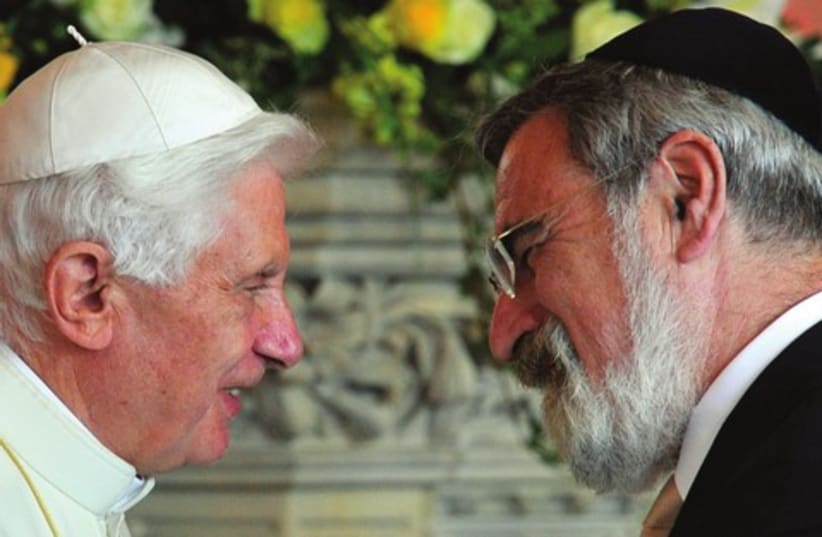 Rabbi Sacks and Pope Benedict XVI  521 (photo credit: TOBY MELVILLE / REUTERS)