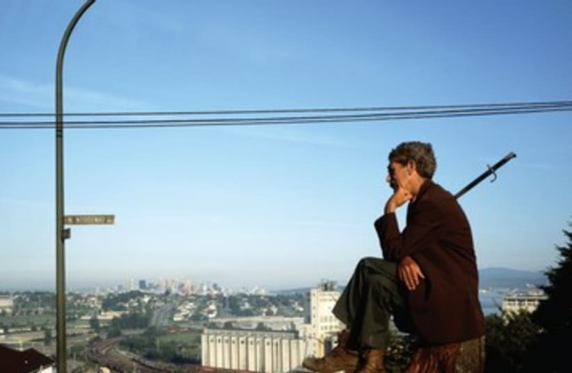 ‘The Thinker,’ 1986 Transparency in lightbox, 216x229 (photo credit: Jeff Wall)