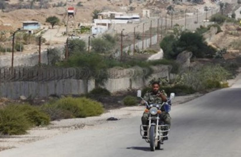Egypt Gaza border 370  (photo credit: REUTERS)