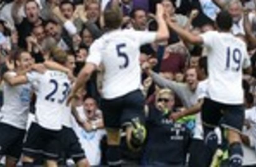 Tottenham players celebrate with fans 150 (photo credit: reuters)