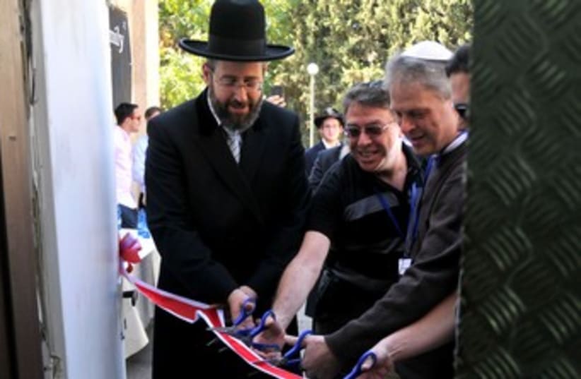 Chief Rabbi David Lau at opening of Pantry Packers 370 (photo credit: Hadas Parush)