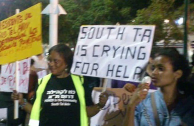 Pro-African migrants rally in south TA 370 (photo credit: Ben Hartman)