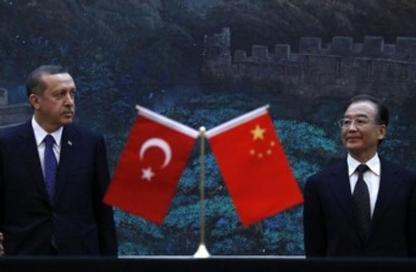 Turkey's Erdogan and Chinese PM Wen Jiabao 370 (photo credit: REUTERS/David Gray)
